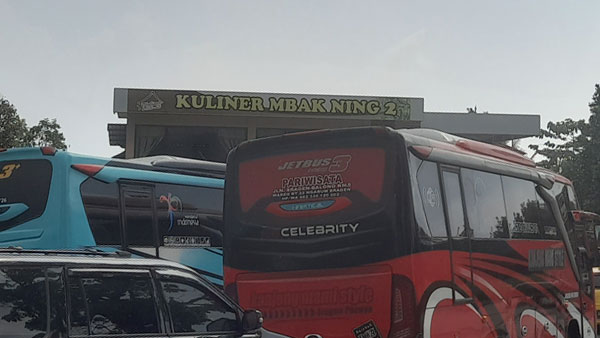 Mbak Yatun: Warung Favorit di Jl. Kemuning yang Bikin Rindu